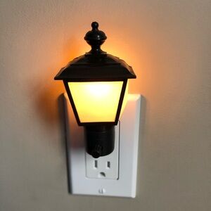 Vtg Lantern Style Night Light